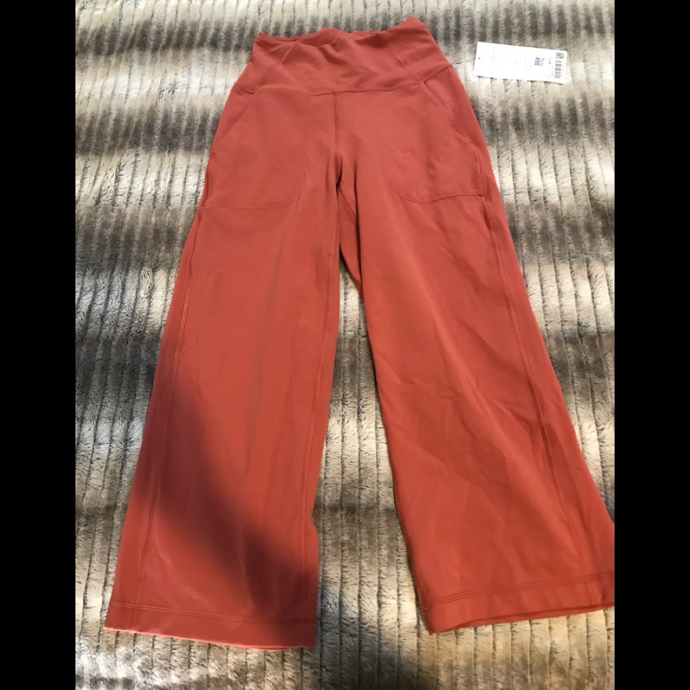 Lululemon workout pants- crop/flare